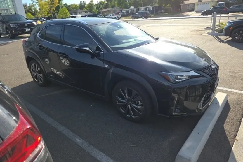 2020 Lexus UX 250h F SPORT Premium photo 1