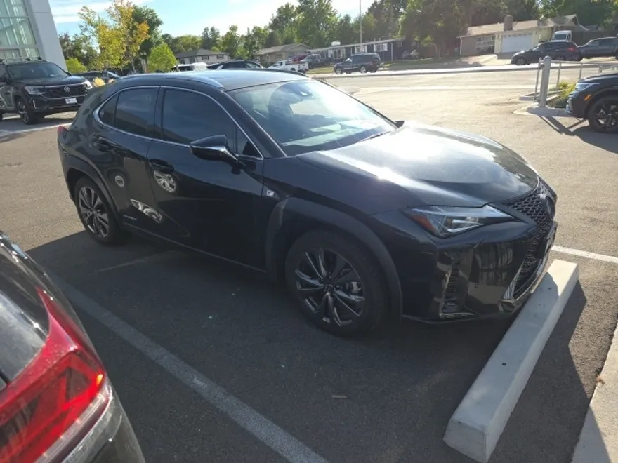 2020 Lexus UX 250h F SPORT Premium photo 1