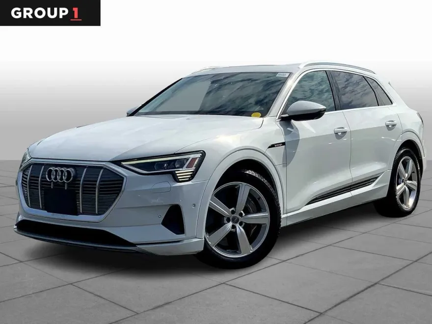2019 Audi e-tron Prestige photo 1