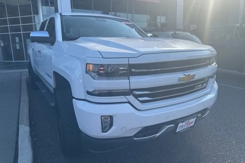 2017 Chevrolet Silverado 1500 LTZ photo 1