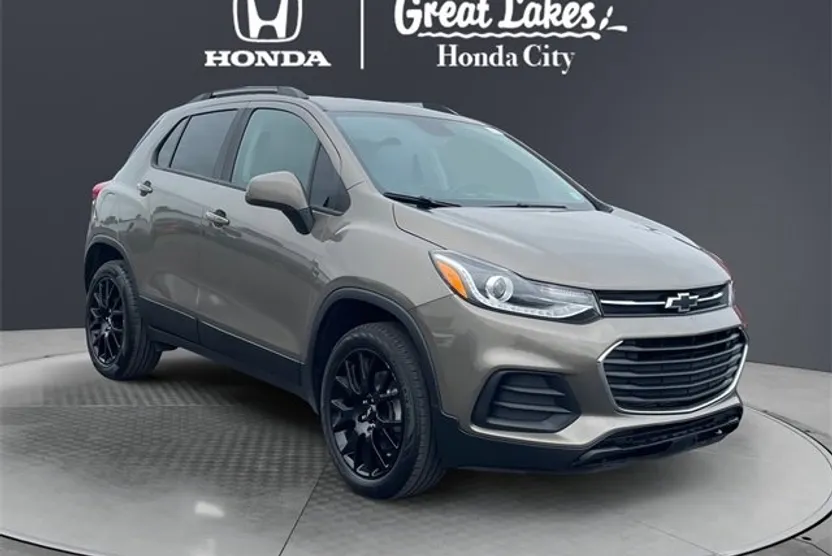 2021 Chevrolet Trax LT photo 1