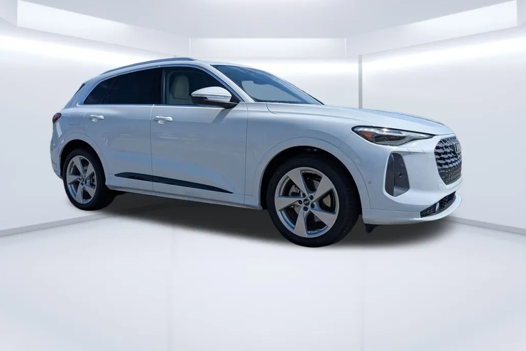 2025 Audi Q5 2.0T Prestige photo 1