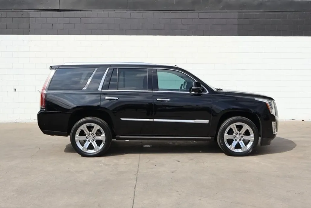 2020 Cadillac Escalade Premium Luxury photo 1
