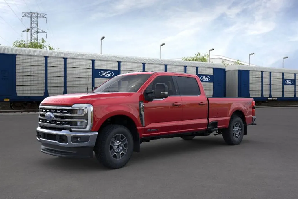2025 Ford F-350 Lariat photo 1