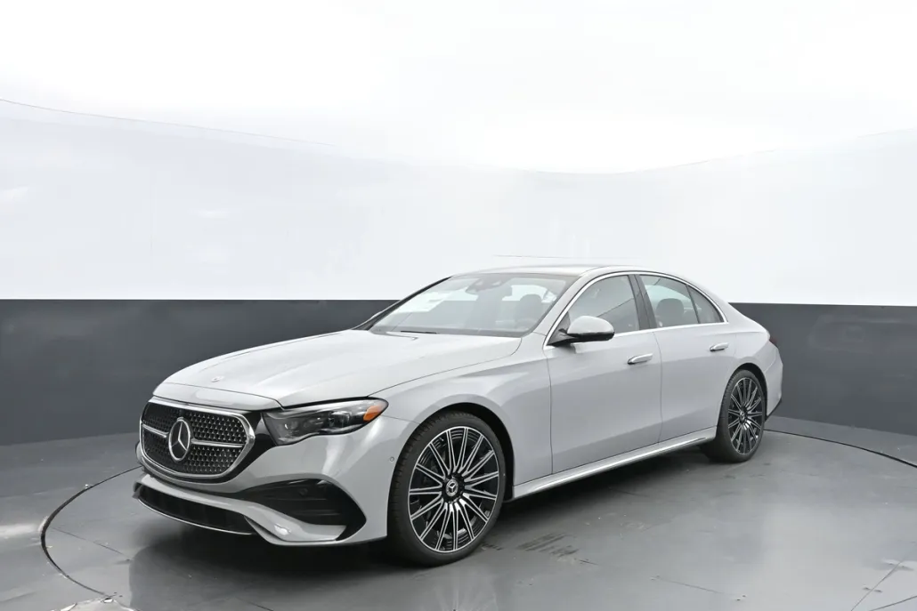 2025 Mercedes Benz E 350 4MATIC photo 1
