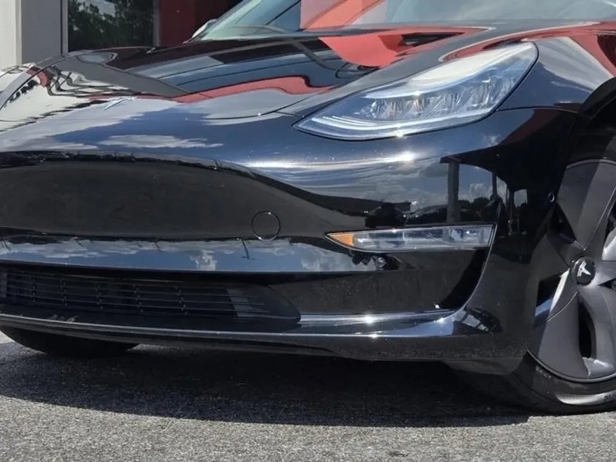 2019 Tesla Model 3 Long Range photo 1