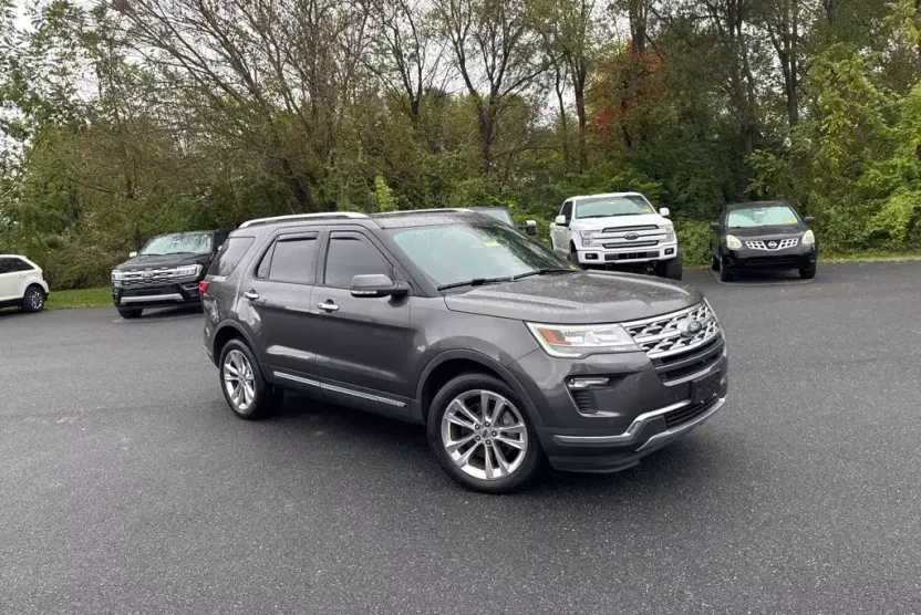 2019 Ford Explorer Limited photo 1