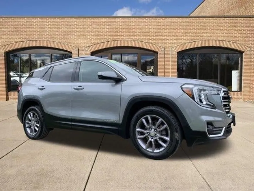 2024 Gmc Terrain SLT photo 1