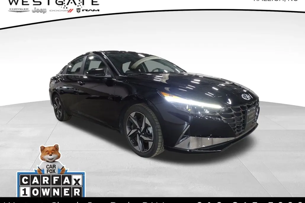 2022 Hyundai Elantra SEL photo 1