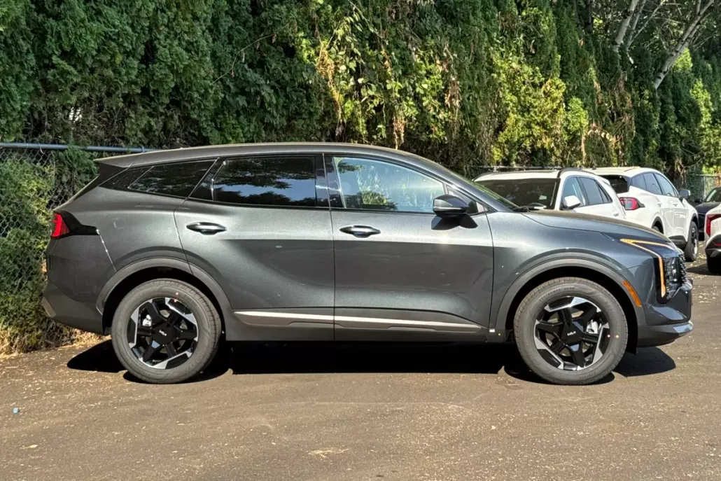 2026 Kia Sportage Hybrid S photo 1