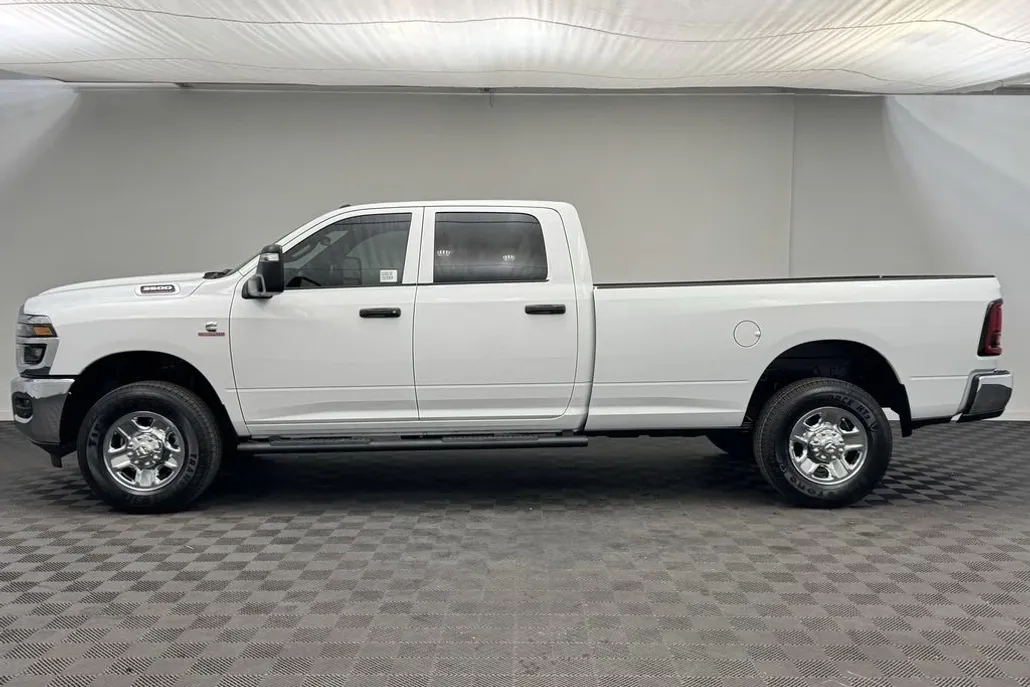2025 Ram 3500 Tradesman photo 1