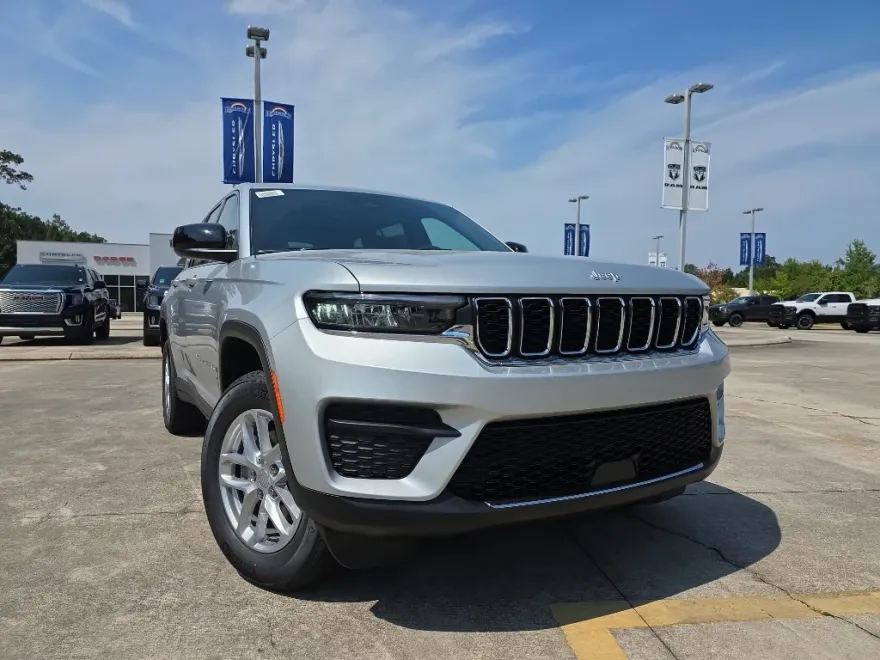 2025 Jeep Grand Cherokee Laredo X photo 1