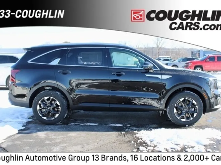 2025 Kia Sorento S photo 1