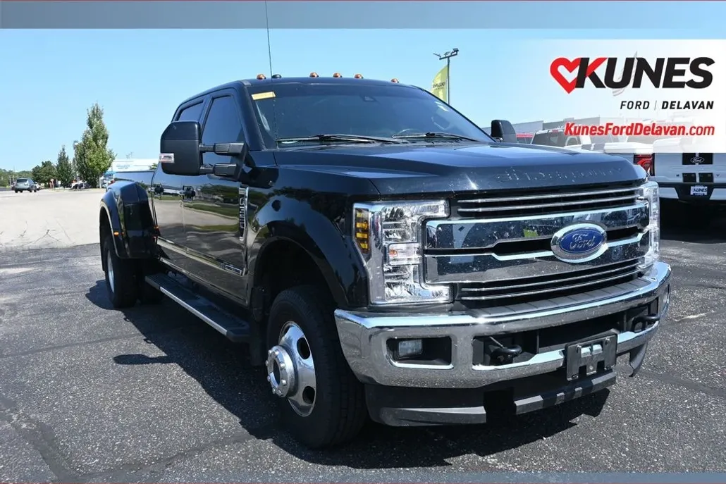 2018 Ford F-350 Lariat photo 1