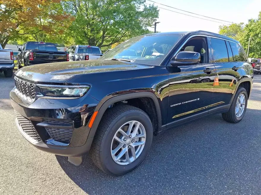 2025 Jeep Grand Cherokee Laredo X photo 1