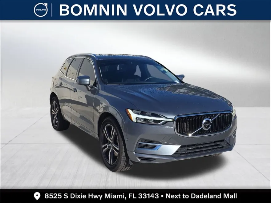 2019 Volvo XC60 Hybrid T8 Momentum photo 1