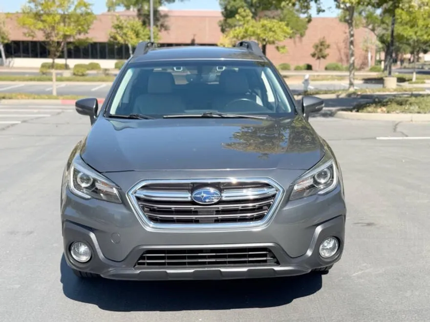 2018 Subaru Outback 2.5i Limited photo 1