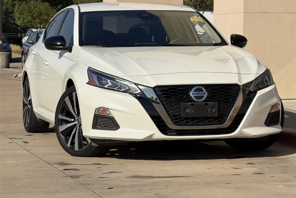 2021 Nissan Altima 2.5 SR photo 1