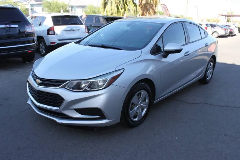 2016 Chevrolet Cruze LS photo 1