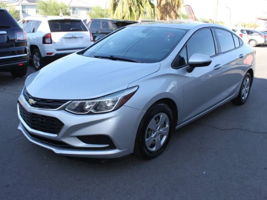 2016 Chevrolet Cruze LS photo 1