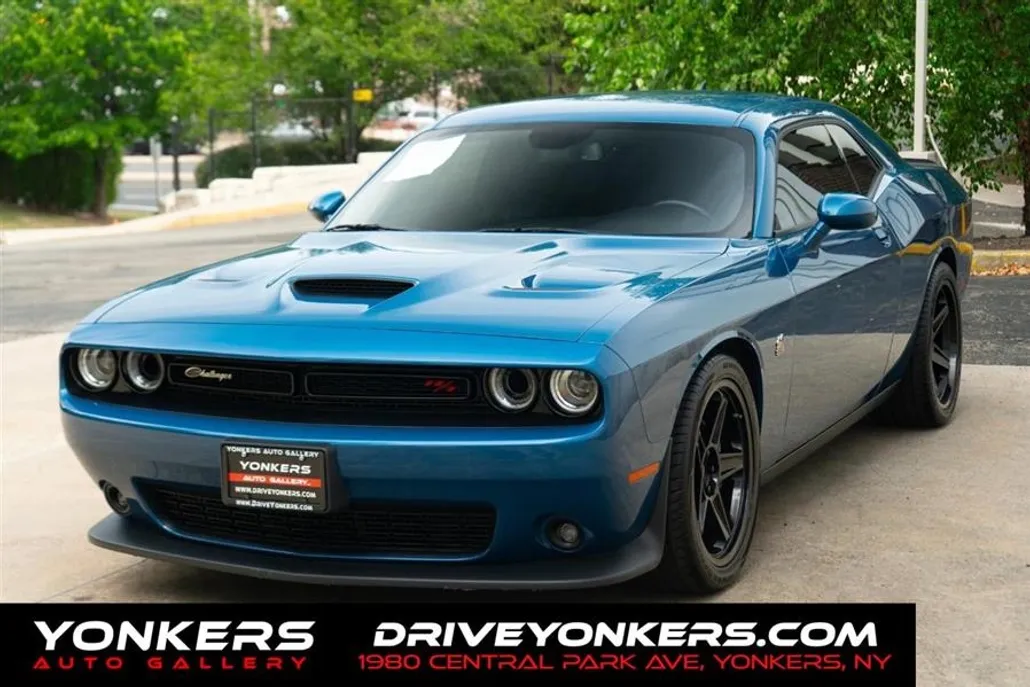 2023 Dodge Challenger R/T Scat Pack photo 1