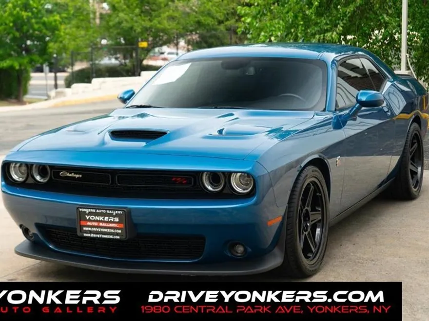 2023 Dodge Challenger R/T Scat Pack photo 1