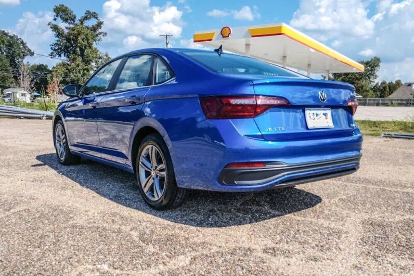 2024 Volkswagen Jetta SE photo 1