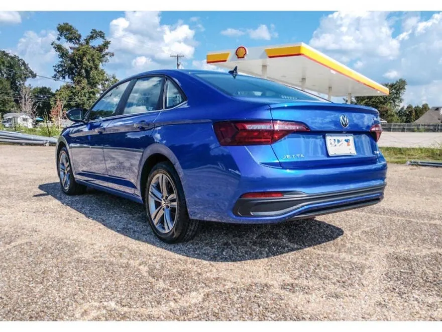 2024 Volkswagen Jetta SE photo 1