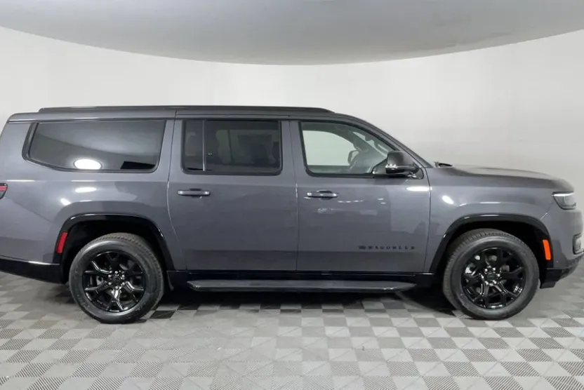 2025 Jeep Wagoneer Series II Carbide photo 1