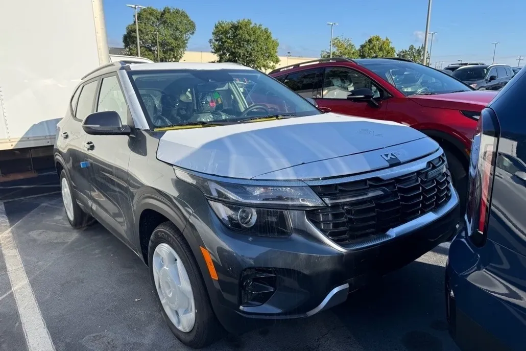 2026 Kia Seltos S photo 1