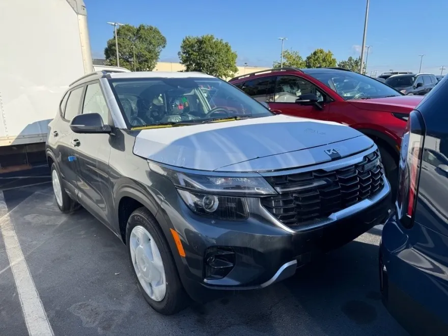 2026 Kia Seltos S photo 1