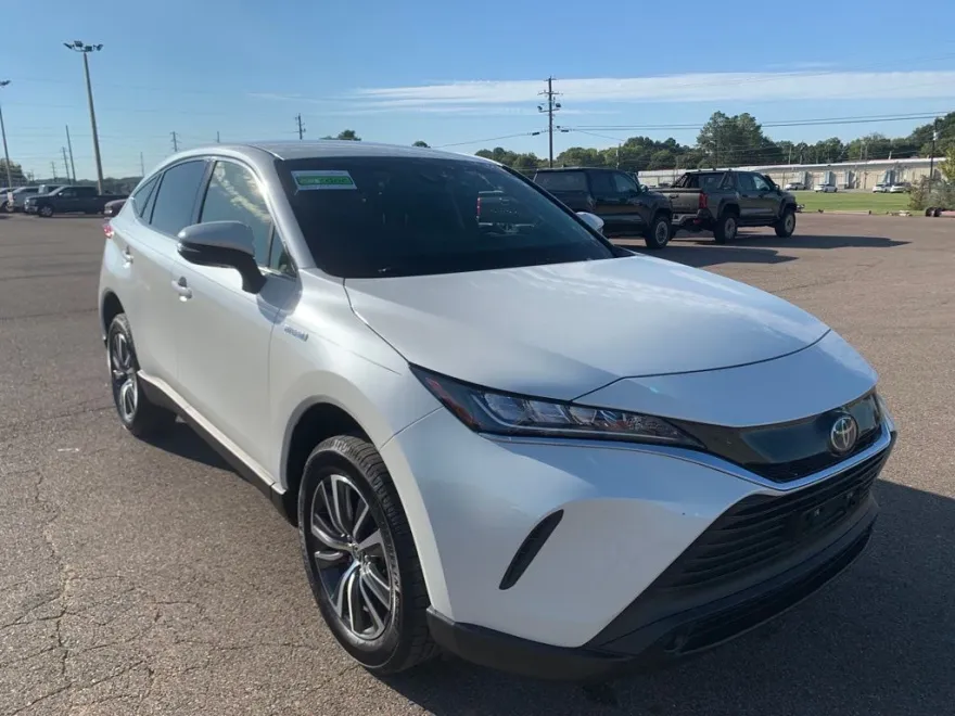 2021 Toyota Venza LE photo 1