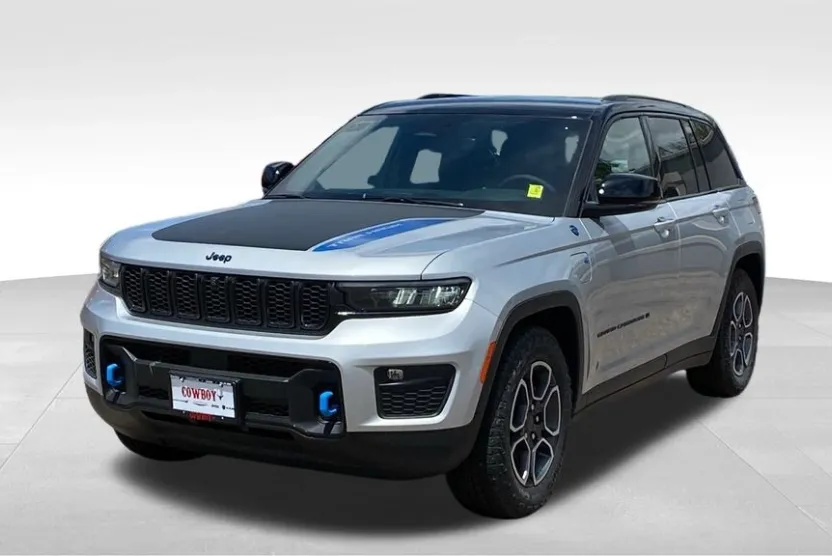2024 Jeep Cherokee 4xe Trailhawk photo 1