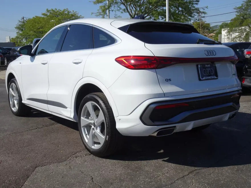 2025 Audi Q5 Sportback 2.0T Premium Plus photo 1