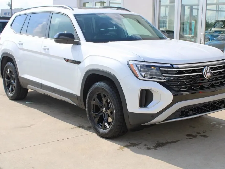 2026 Volkswagen Atlas Peak Edition SE photo 1