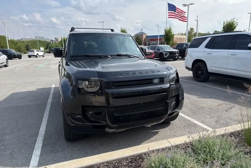 2023 Land Rover Defender 130 X photo 1