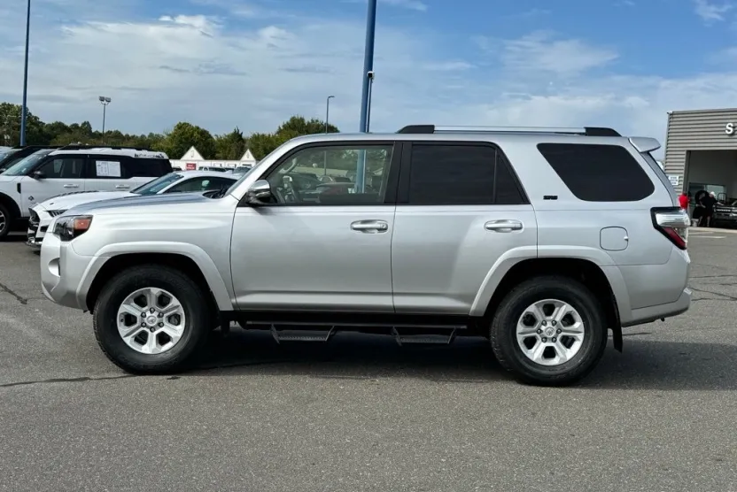 2022 Toyota 4Runner SR5 Premium photo 1