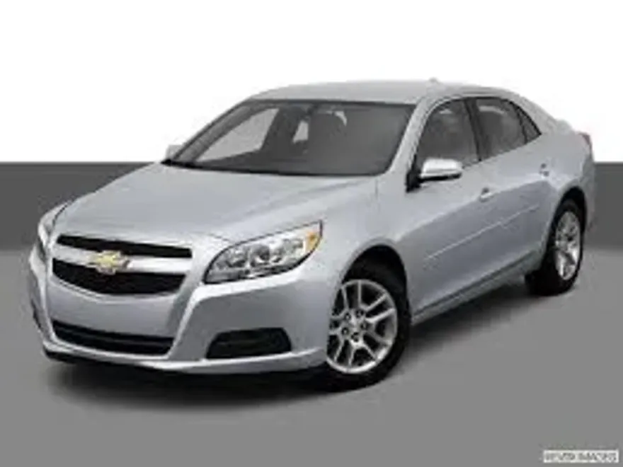 2013 Chevrolet Malibu 1LT photo 1