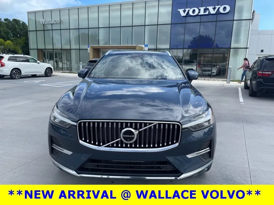 2023 Volvo XC60 B5 Plus photo 1
