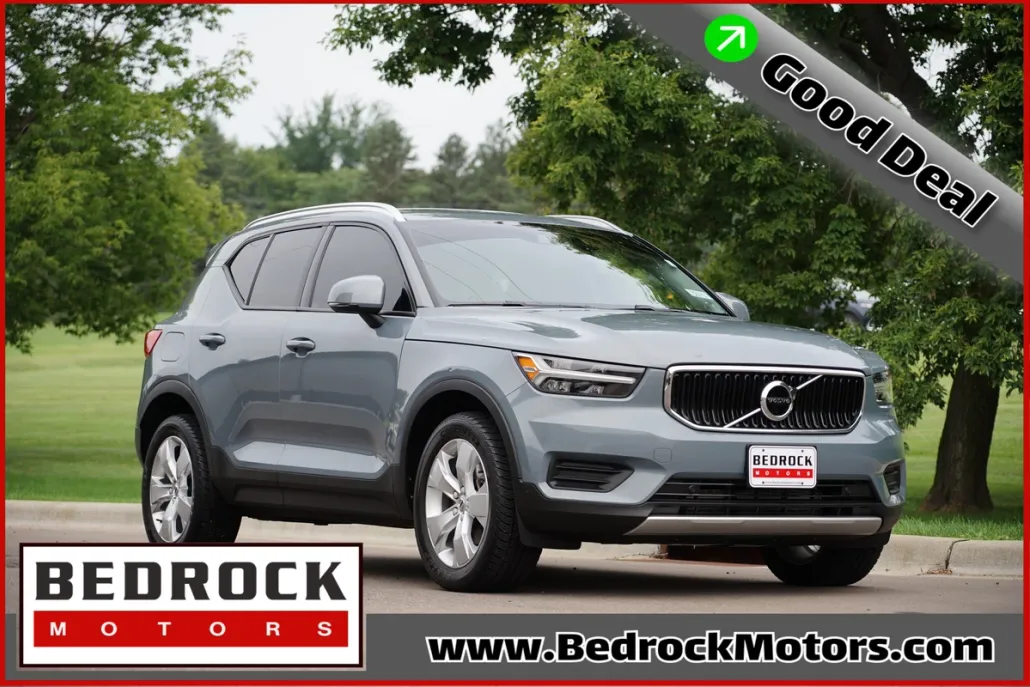 2020 Volvo XC40 T5 Momentum photo 1