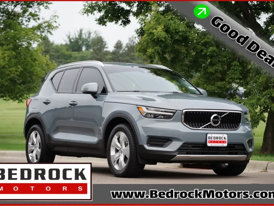 2020 Volvo XC40 T5 Momentum photo 1