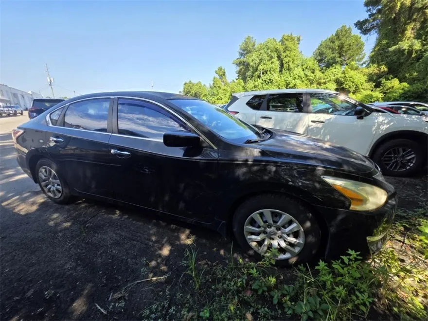 2014 Nissan Altima 2.5 S photo 1