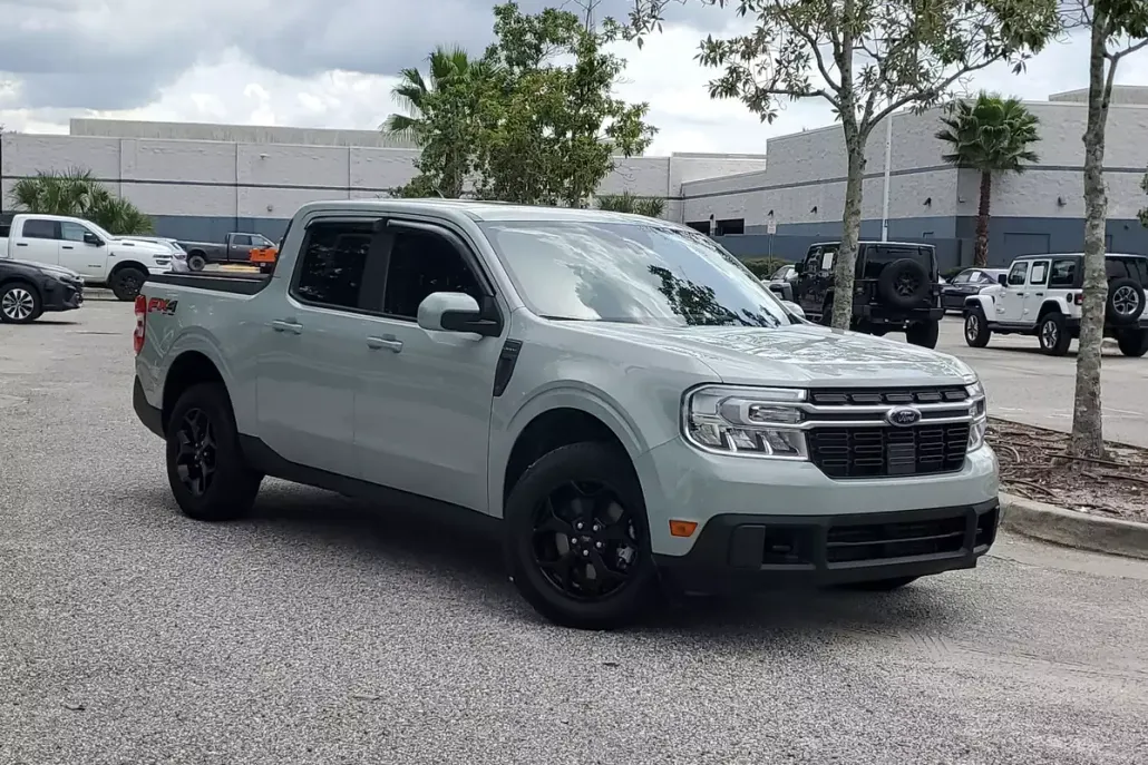 2022 Ford Maverick Lariat photo 1