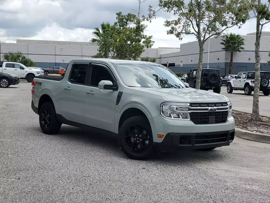 2022 Ford Maverick Lariat photo 1