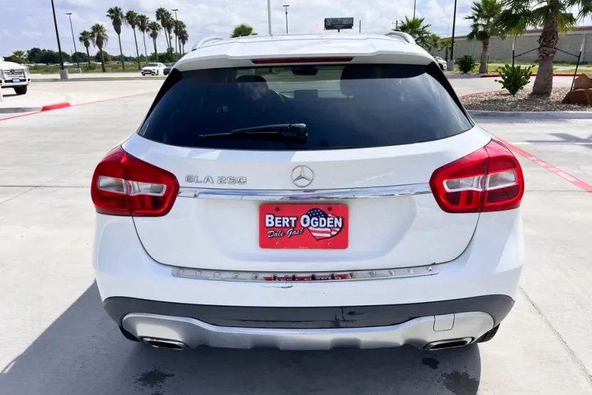 2018 Mercedes Benz GLA 250 photo 1