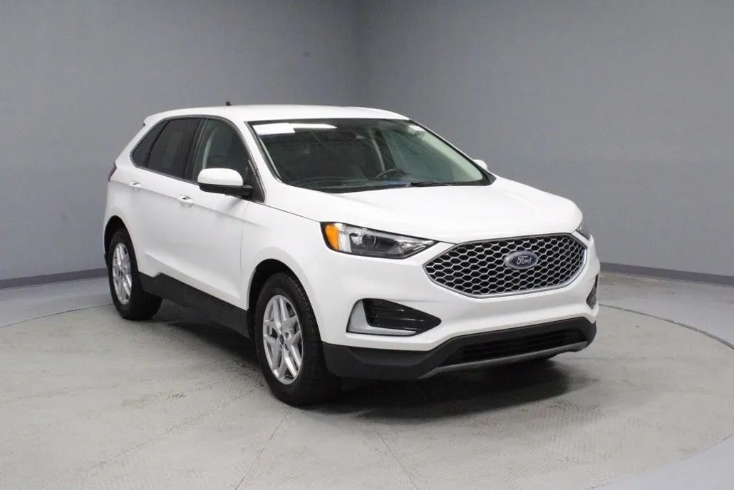 2024 Ford Edge SEL photo 1