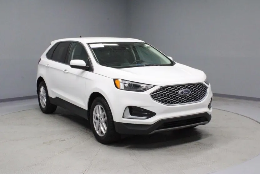 2024 Ford Edge SEL photo 1