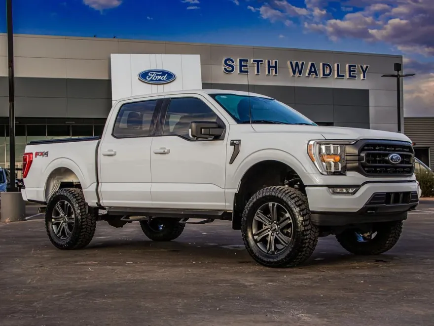 2023 Ford F-150 XLT FX4 photo 1