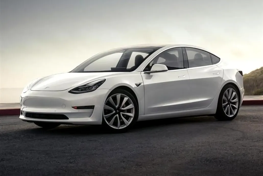 2018 Tesla Model 3 Long Range photo 1