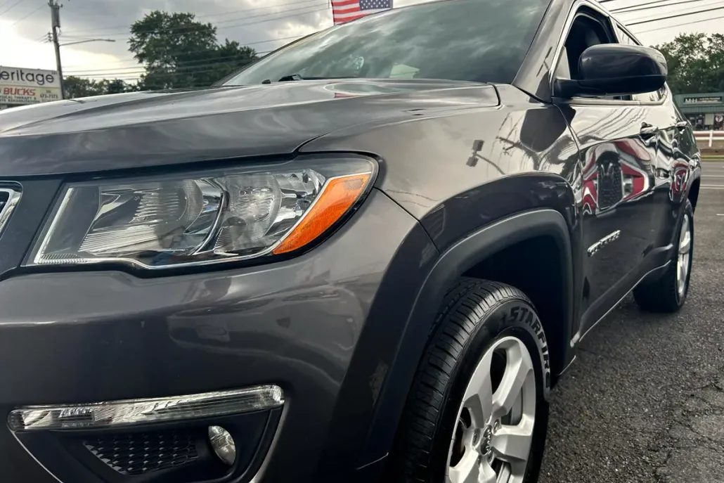 2019 Jeep Compass Latitude photo 1